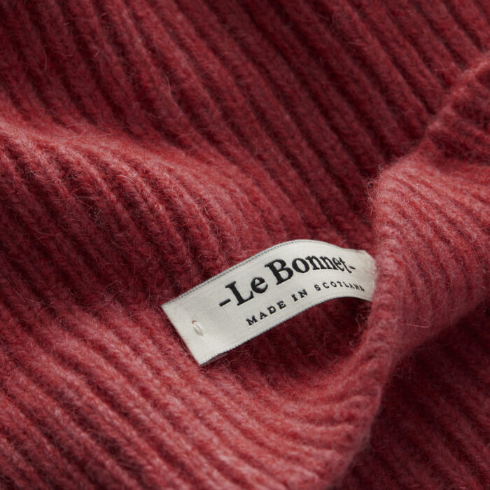 Fuchsia_detail Le Bonnet Scarf / Schal