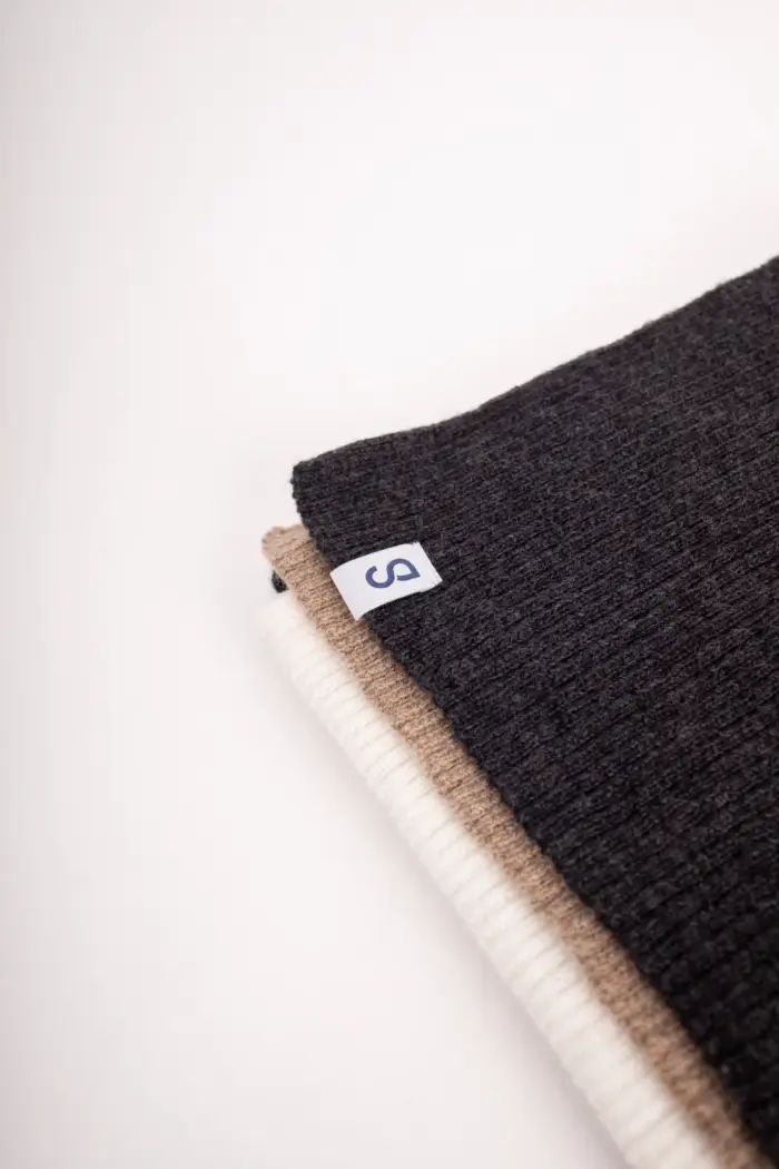 Grote gestreifter Feinstrickschal GOTS