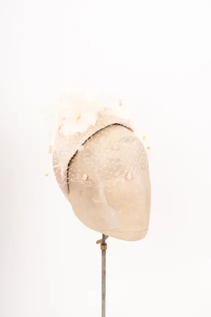 Fascinator mit Chenille Schleier