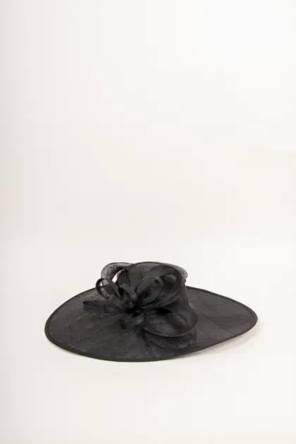 Großer Sinamay Saucer Judith