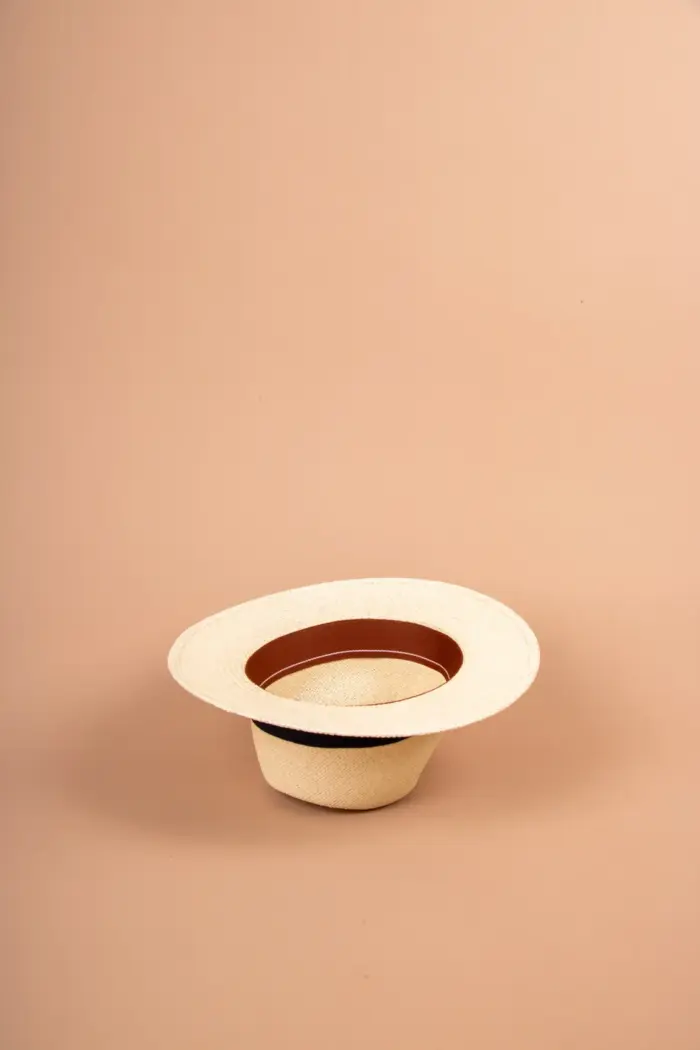 Vintimilla Hat Sydney torcido