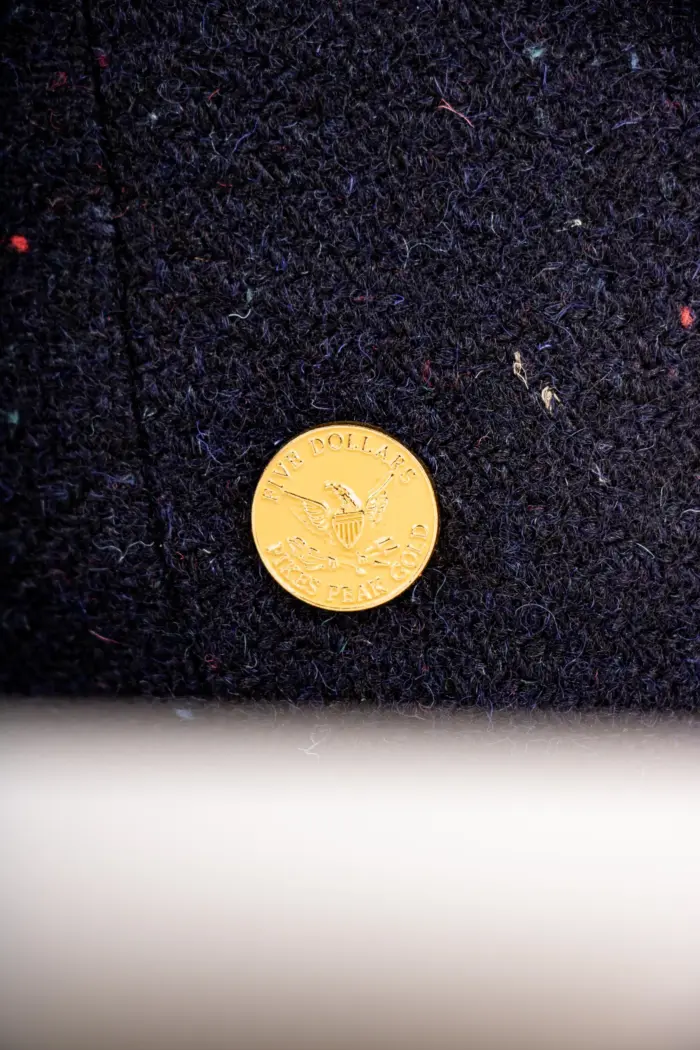 Stetson Kent Harris Tweed 160 Years Stetson Kent Harris Tweed 160 Years Detail Dekoration Münze