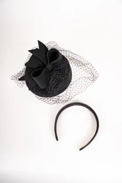 Fascinator Dorothy Wollfilz mit Schleier
