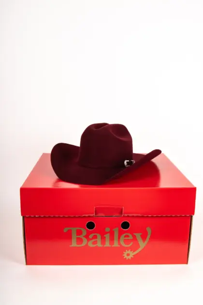 Bailey Lightning 4x Cowboyhut in Bordeau Rot auf Hutschachtel