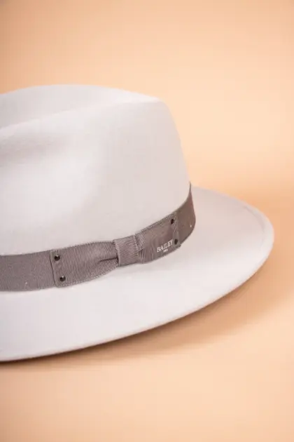 Bailey Curtis Hellgrau