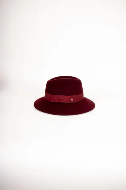 Panizza Delia mit abgenähtem Rand Bordeaux