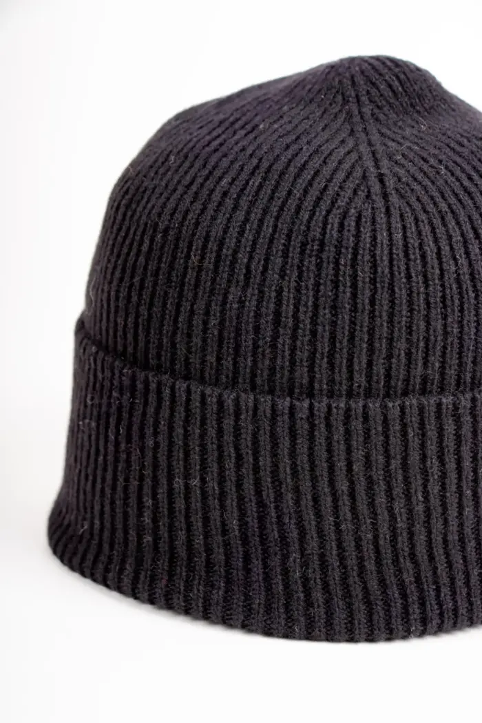 Grote Beanie aus recycled Kaschmir Schwarz