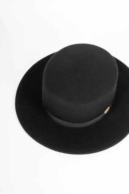 Fernandez y Roche Soft Boater