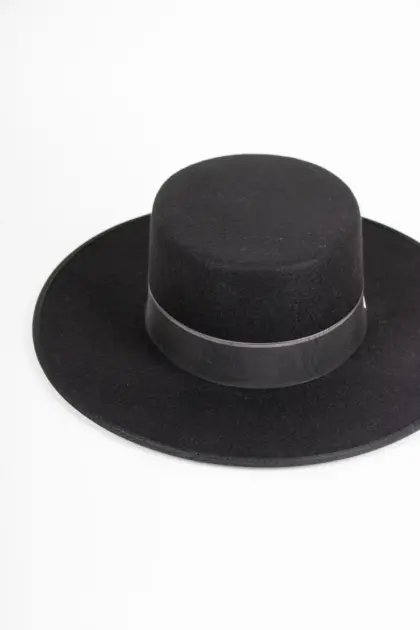 Fernandez y Roche Bolero Black