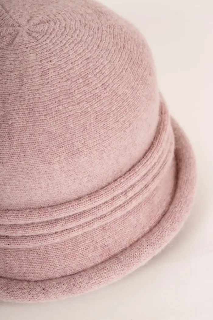 Strickhut aus Wolle mit Raffung